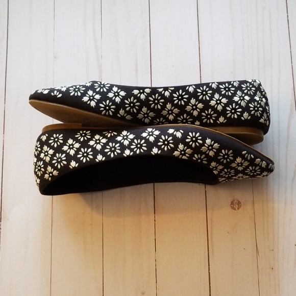 Kelly&Katie Flat Black &White Fabric Size 10 - Picture 2 of 5